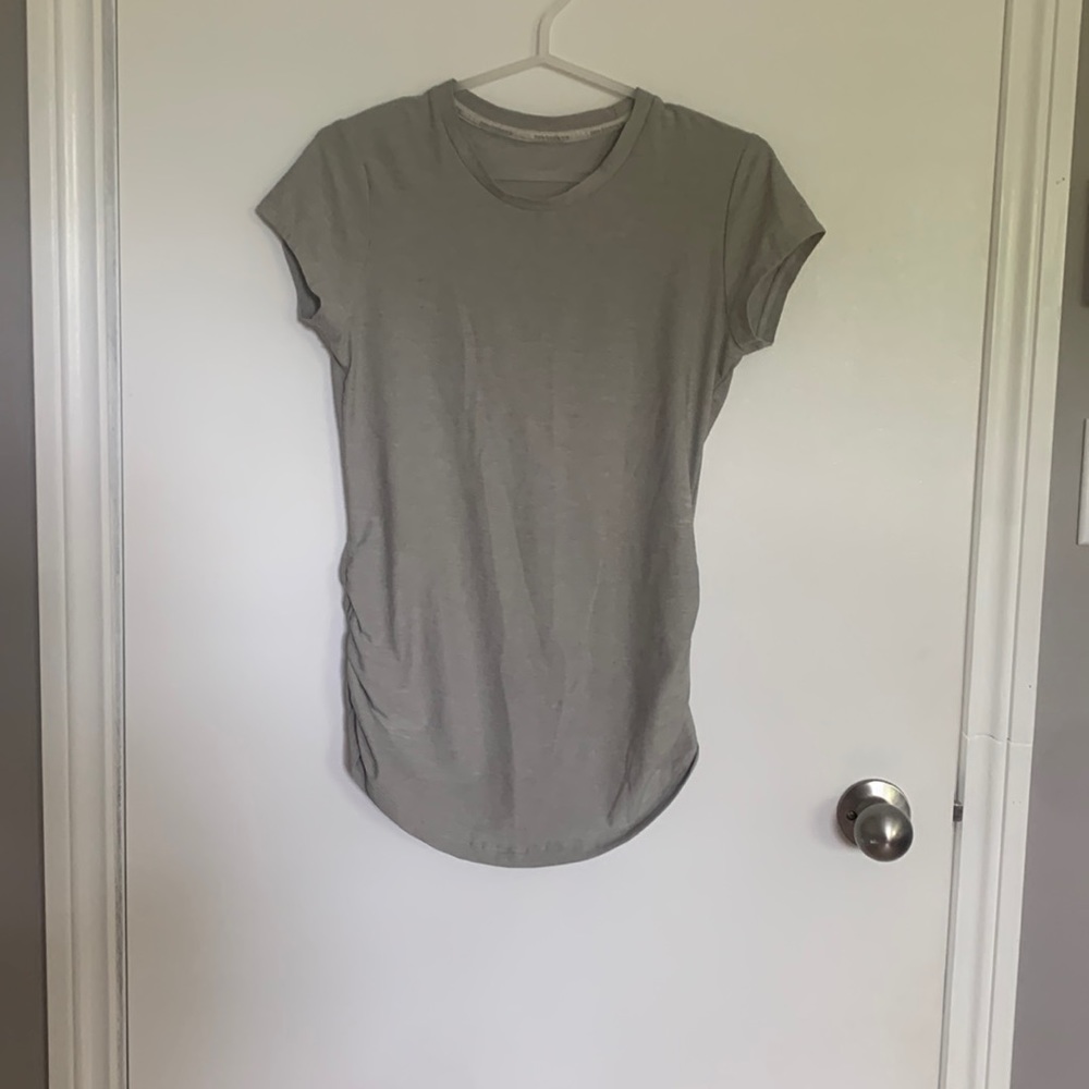 New Balance top